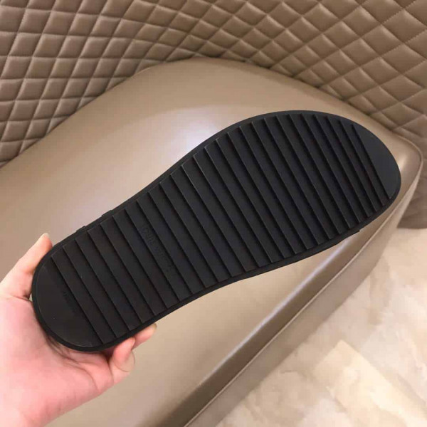 LOUIS VUITTON SLIDES - LVS12