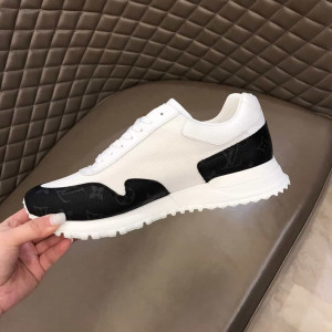 LOUIS VUITTON RUN AWAY SNEAKER - LV174