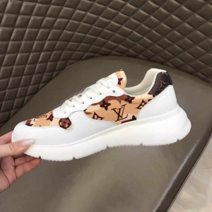 LOUIS VUITTON RUN AWAY SNEAKER - LV252