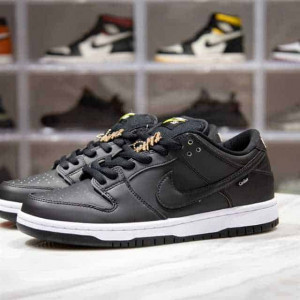 CIVILIST X NIKE SB DUNK LOW SNEAKER - NK01