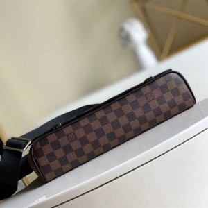 LOUIS VUITTON DISTRICT PM DAMIER EBENE CANVAS N41032