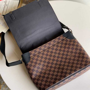 LOUIS VUITTON DISTRICT PM DAMIER EBENE CANVAS N41032