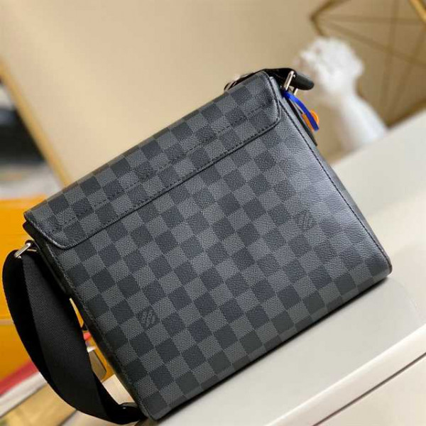 LOUIS VUITTON FLAP MESSENGER DAMIER GRAPHITE CANVAS N40418