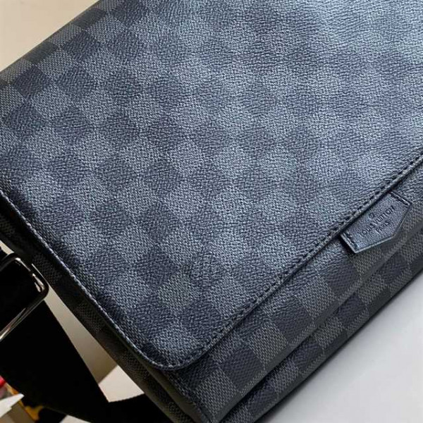 LOUIS VUITTON FLAP MESSENGER DAMIER GRAPHITE CANVAS N40418