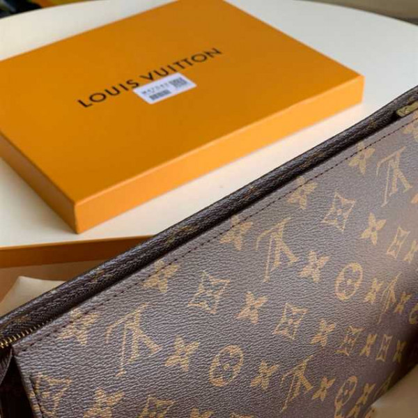 LOUIS VUITTON TOILETRY POUCH 26 MONOGRAM CANVAS M47542