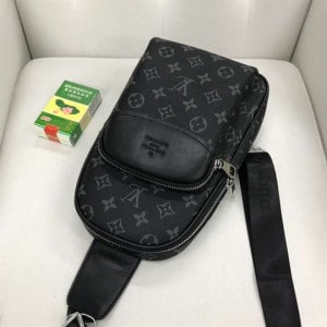 LOUIS VUITTON AVENUE SLING BAG - WLM223