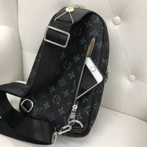 LOUIS VUITTON AVENUE SLING BAG - WLM223