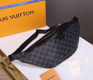 LOUIS VUITTON DISCOVERY BUMBAG - WLM206