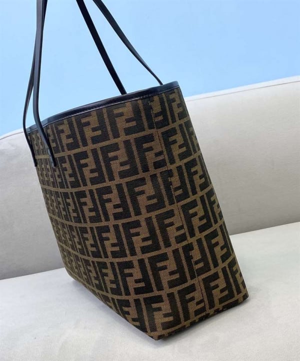 FENDI HANDLE BAG - WFB032