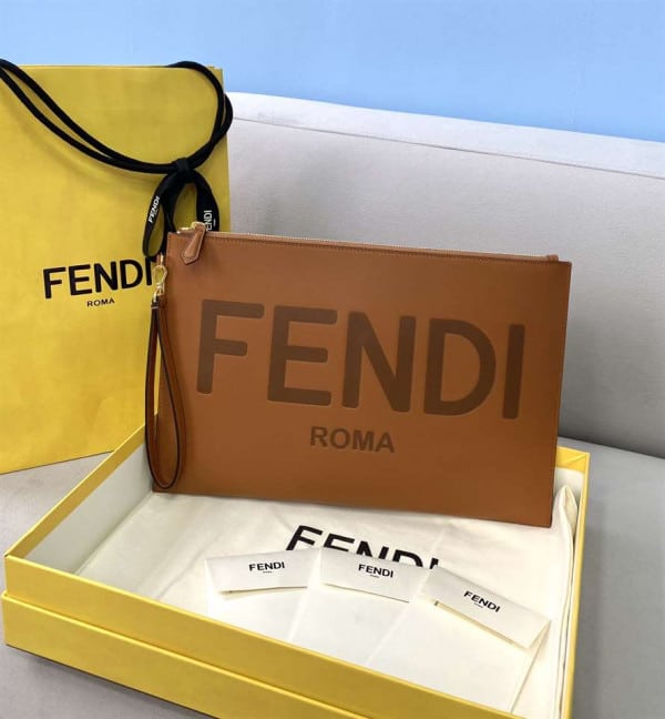 FENDI CLUTCH - WFB015