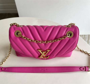 LOUIS VUITTON NEW WAVE CHAIN BAG -WLM73