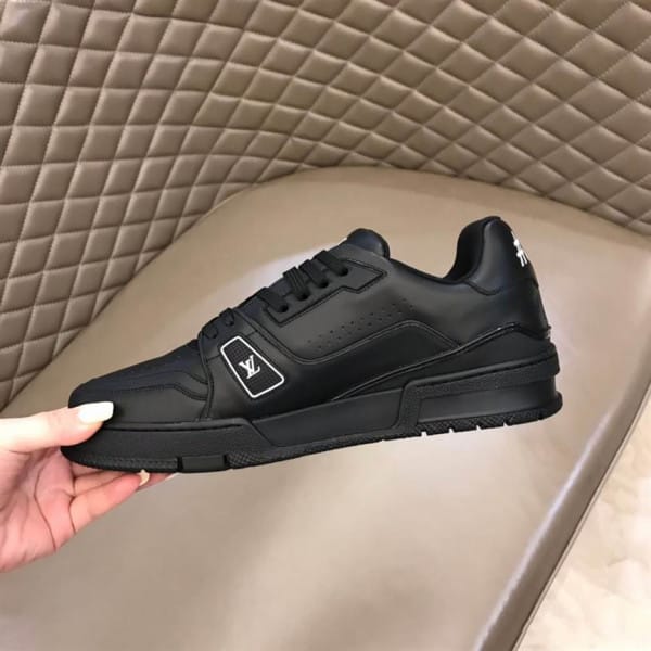 LOUIS VUITTON TRAINER SNEAKER WITH WOOL IN BLACK CALF LEATHER - LSVT124