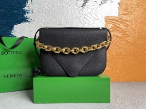 BOTTEGA VENETA WONMEN'S MOUNT IN BLACK - WBV14