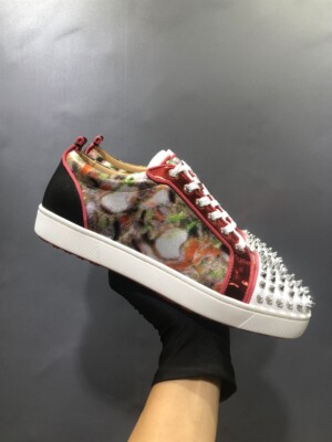 CHRISTIAN LOUBOUTIN LOW TOP SNEAKER - CL86