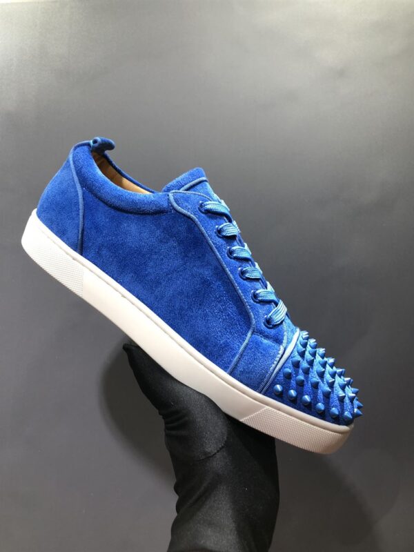 CHRISTIAN LOUBOUTIN LOW TOP SNEAKER - CL107