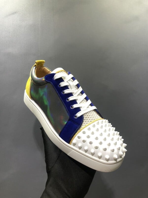 CHRISTIAN LOUBOUTIN LOW TOP SNEAKER - CL88