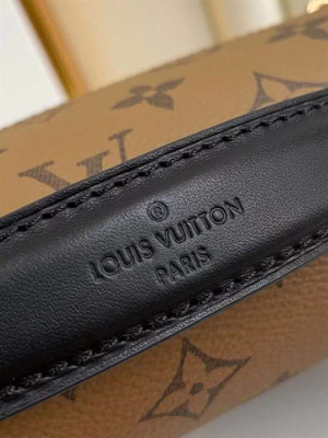 LOUIS VUITTON POCHETTE MÉTIS - WLM124