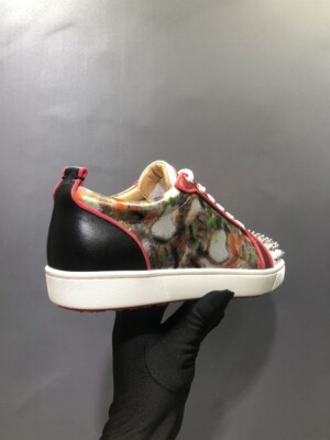 CHRISTIAN LOUBOUTIN LOW TOP SNEAKER - CL86