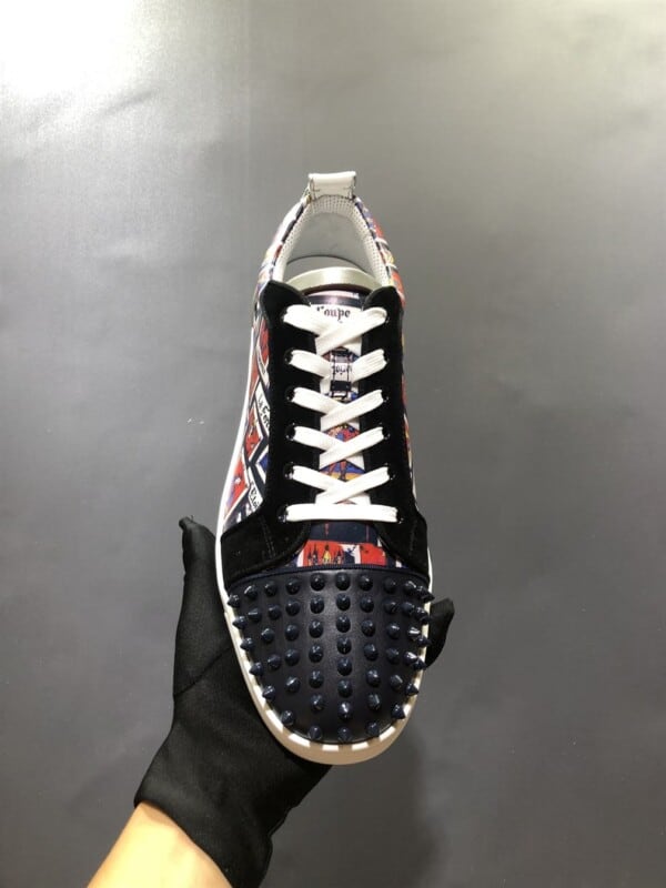 CHRISTIAN LOUBOUTIN LOW TOP SNEAKER - CL91