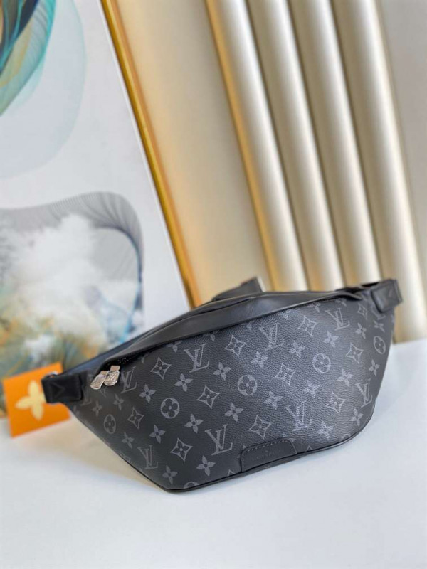 LOUIS VUITTON DISCOVERY BUMBAG - WLM128