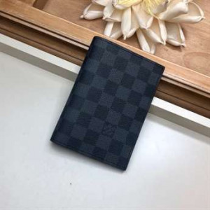 LOUIS VUITTON PASSPORT COVER - WLM114