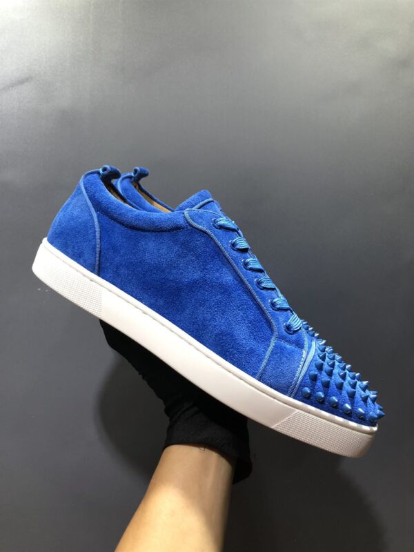 CHRISTIAN LOUBOUTIN LOW TOP SNEAKER - CL107