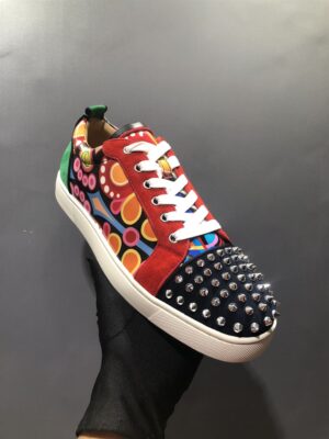 CHRISTIAN LOUBOUTIN LOW TOP SNEAKER - CL105