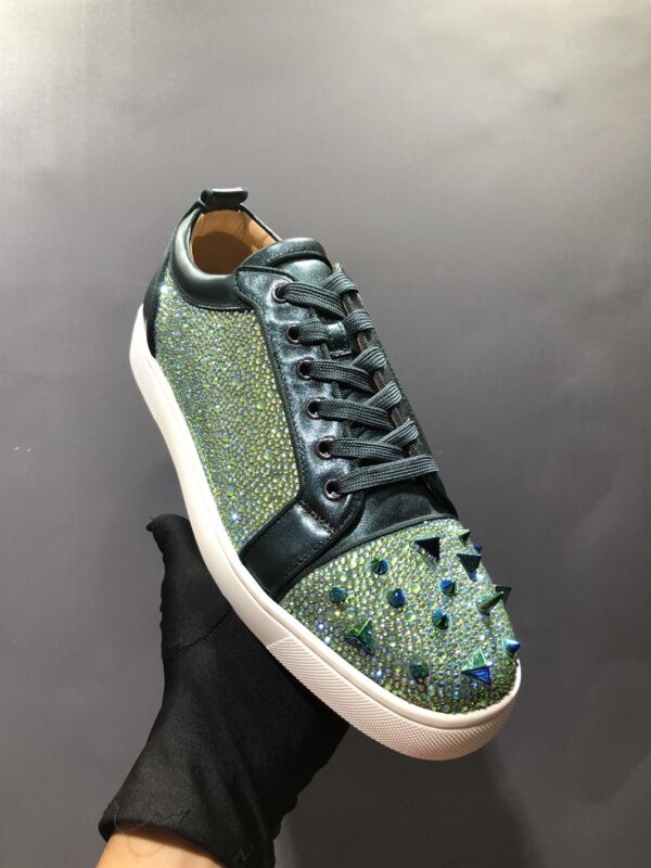 CHRISTIAN LOUBOUTIN LOW TOP SNEAKER - CL104