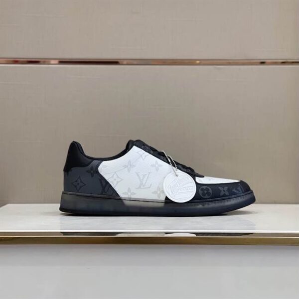 LOUIS VUITTON RIVOLI SNEAKER - LSVT141