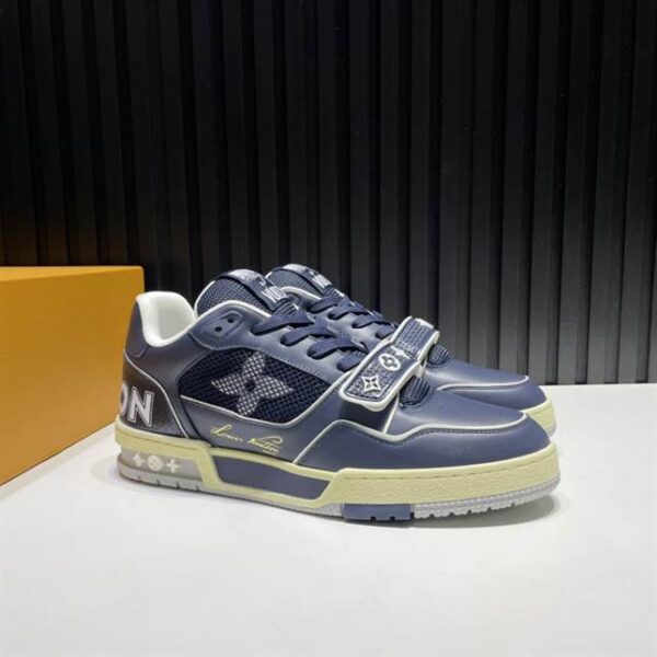 LOUIS VUITTON SNEAKERS - LSVT147