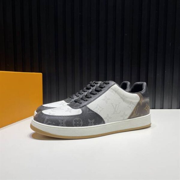 LOUIS VUITTON RIVOLI SNEAKER - LSVT145