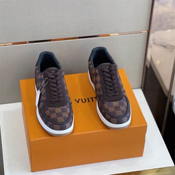 LOUIS VUITTON RIVOLI SNEAKER - LSVT135