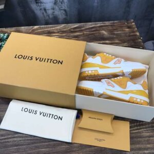 LOUIS VUITTON TRAINER SNEAKER - LSVT190