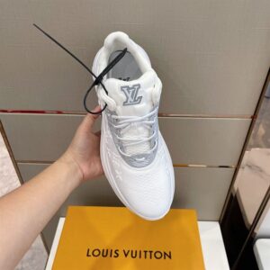 LOUIS VUITTON SHOW UP SNEAKER – LSVT224