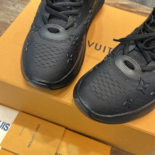 LOUIS VUITTON SHOW UP SNEAKER – LSVT228