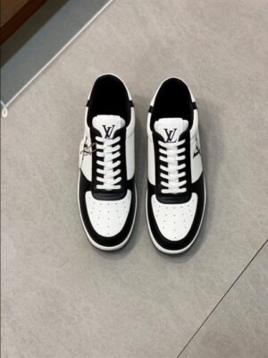 LOUIS VUITTON RIVOLI SNEAKER– LSVT245