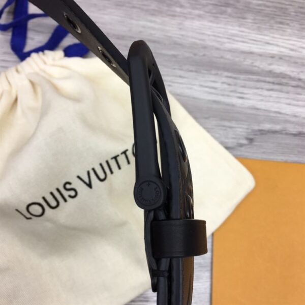 LOUIS VUITTON BELT - B072