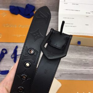 LOUIS VUITTON BELT - B072