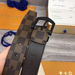 LOUIS VUITTON BELT - B074