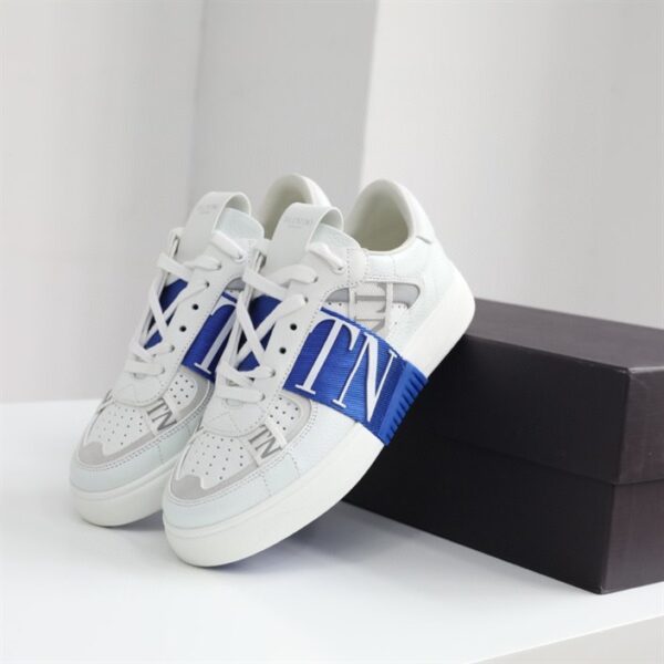 LOW-TOP CALFSKIN VL7N SNEAKER WITH BANDS - VLS027