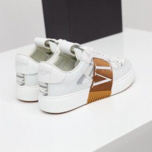 LOW-TOP CALFSKIN VL7N SNEAKER WITH BANDS - VLS025