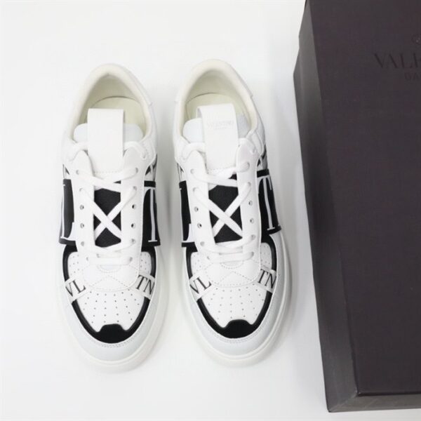 LOW-TOP CALFSKIN VL7N SNEAKER WITH BANDS - VLS026