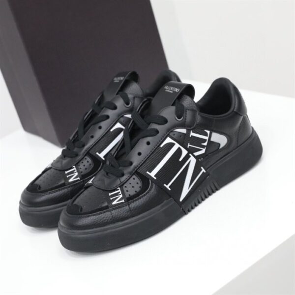 LOW-TOP CALFSKIN VL7N SNEAKER WITH BANDS - VLS029