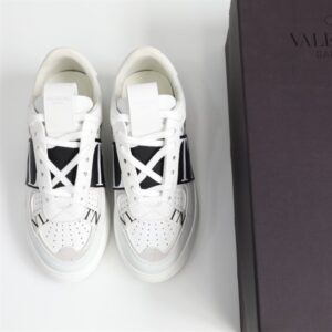 LOW-TOP CALFSKIN VL7N SNEAKER WITH BANDS - VLS030