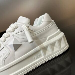 ONE STUD XL NAPPA LEATHER LOW-TOP SNEAKER - VLS022