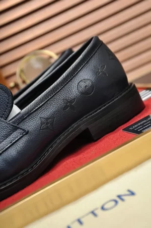 Louis Vuitton Loafers - LLV31