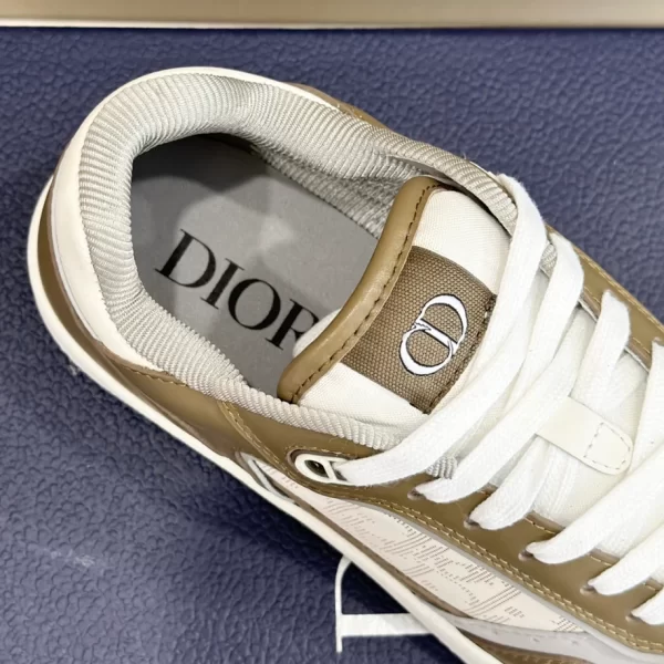 B27 LOW-TOP SNEAKER KHAKI AND CREAM SMOOTH CALFSKIN WITH CREAM DIOR OBLIQUE GALAXY LEATHER - CDO96