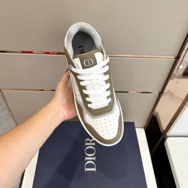 B27 LOW-TOP SNEAKER KHAKI AND CREAM SMOOTH CALFSKIN WITH CREAM DIOR OBLIQUE GALAXY LEATHER - CDO96