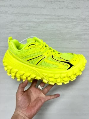 BALENCIAGA MEN'S BOUNCER SNEAKER IN FLUO YELLOW - BB146