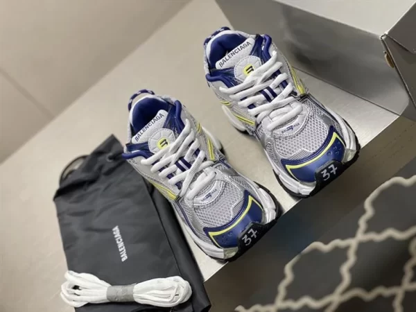 BALENCIAGA RUNNER SNEAKER - BB138